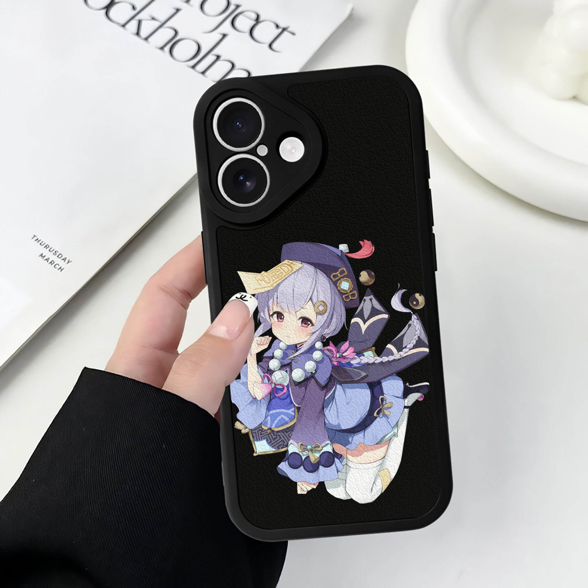 げんし神 七七 なな  genshin Nana 【iPhone 16シリーズ対応】シリコンスマホケース（レザー調） 材質：シリコン